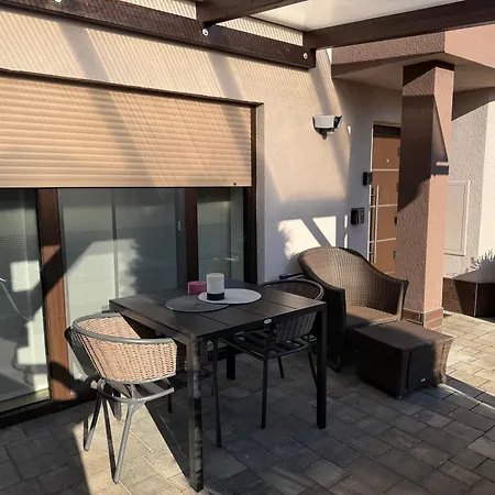 -amalia- Mit Klimaanlage & Ueberdachte Terrasse & Parkplatz Free Appartamento
