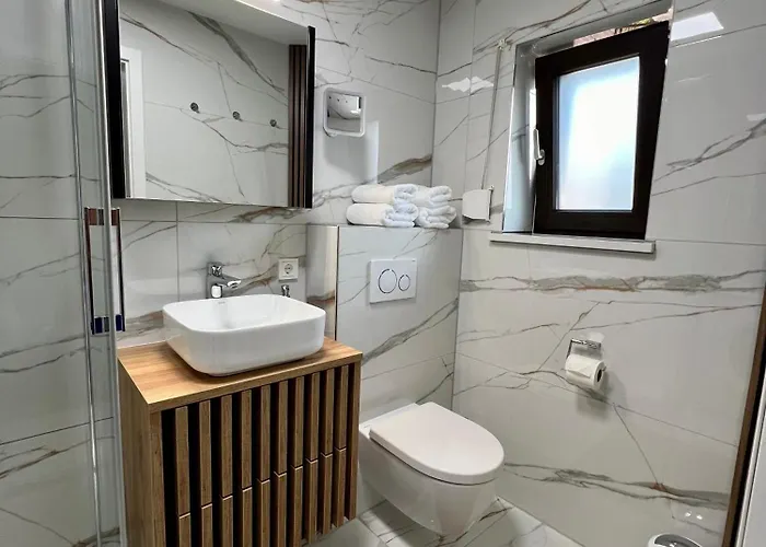 -amalia- Mit Klimaanlage & Ueberdachte Terrasse & Parkplatz Free Appartamento Ergersheim